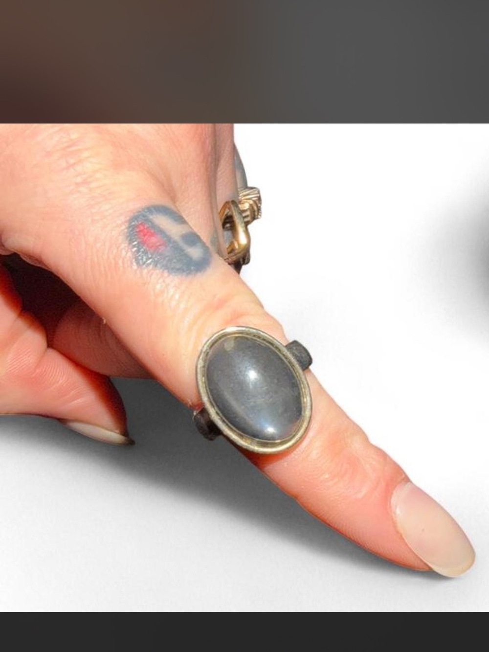 Classic Oval Gray Stone Ring - Unbranded
